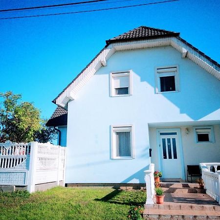 Vila Nela Podhájska Exterior foto