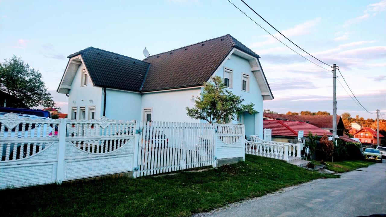 Vila Nela Podhájska Exterior foto